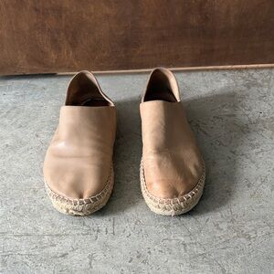 Women’s Tan Leather slipper